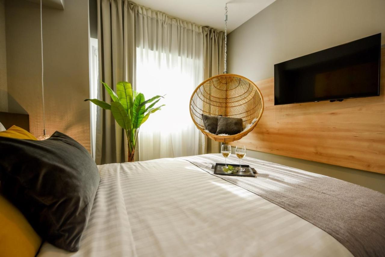 Luxury Apartment Near Radisson Hotel - Wall Projector & Modern Design Bucareste Exterior foto
