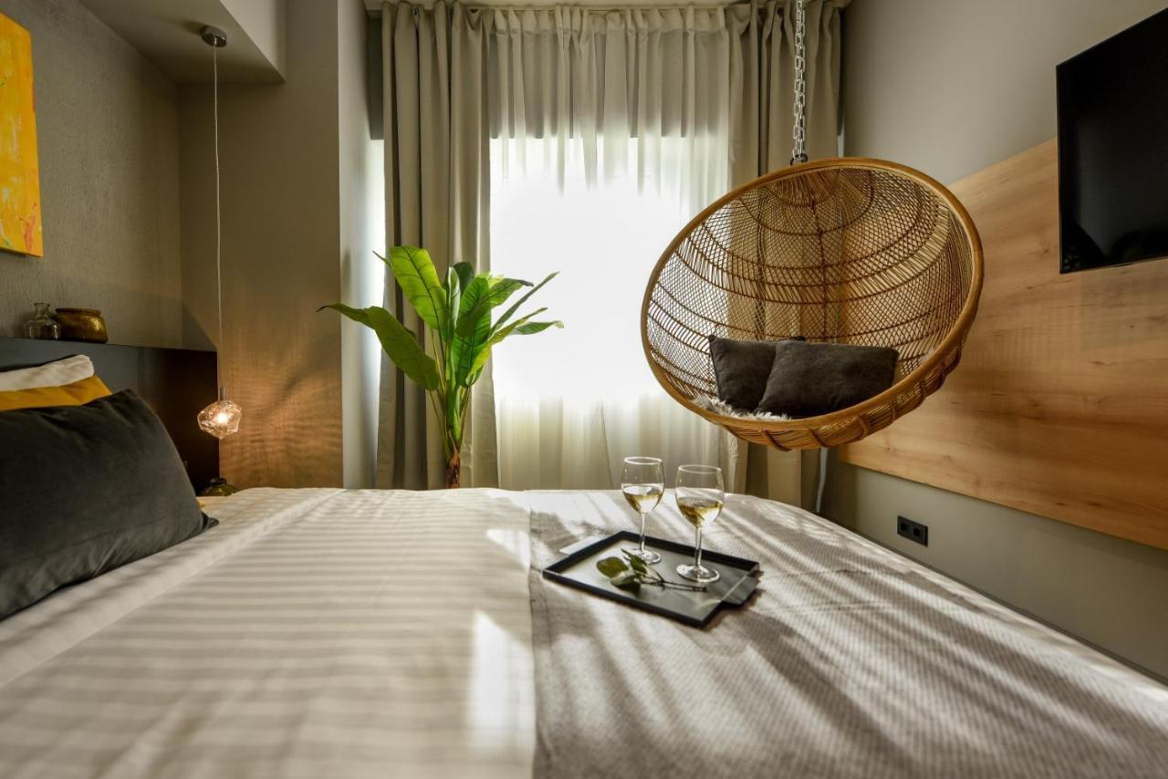 Luxury Apartment Near Radisson Hotel - Wall Projector & Modern Design Bucareste Exterior foto